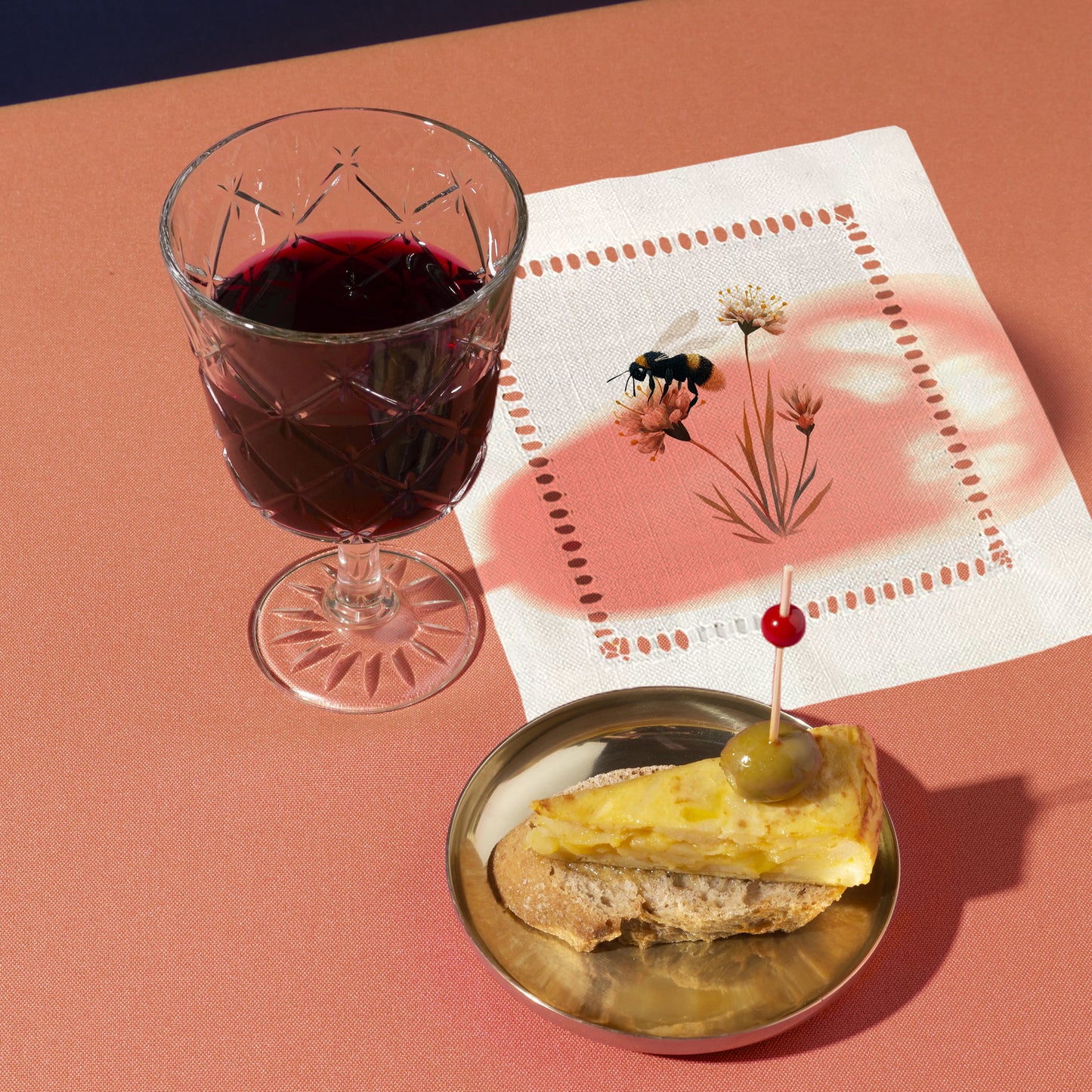Bee Flower Hemstitch Napkins