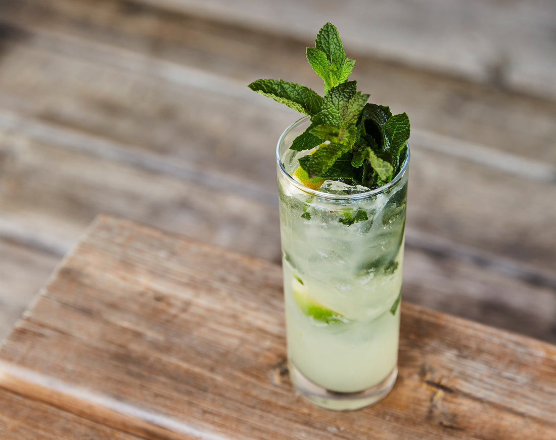 Springtime Prosecco Mint Julep – A Fresh Twist on a Classic! 🌿🥂