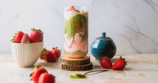 🍓🍵 Strawberry Matcha Latte: The Fresh Spring Drink Everyone Is Obsessed With